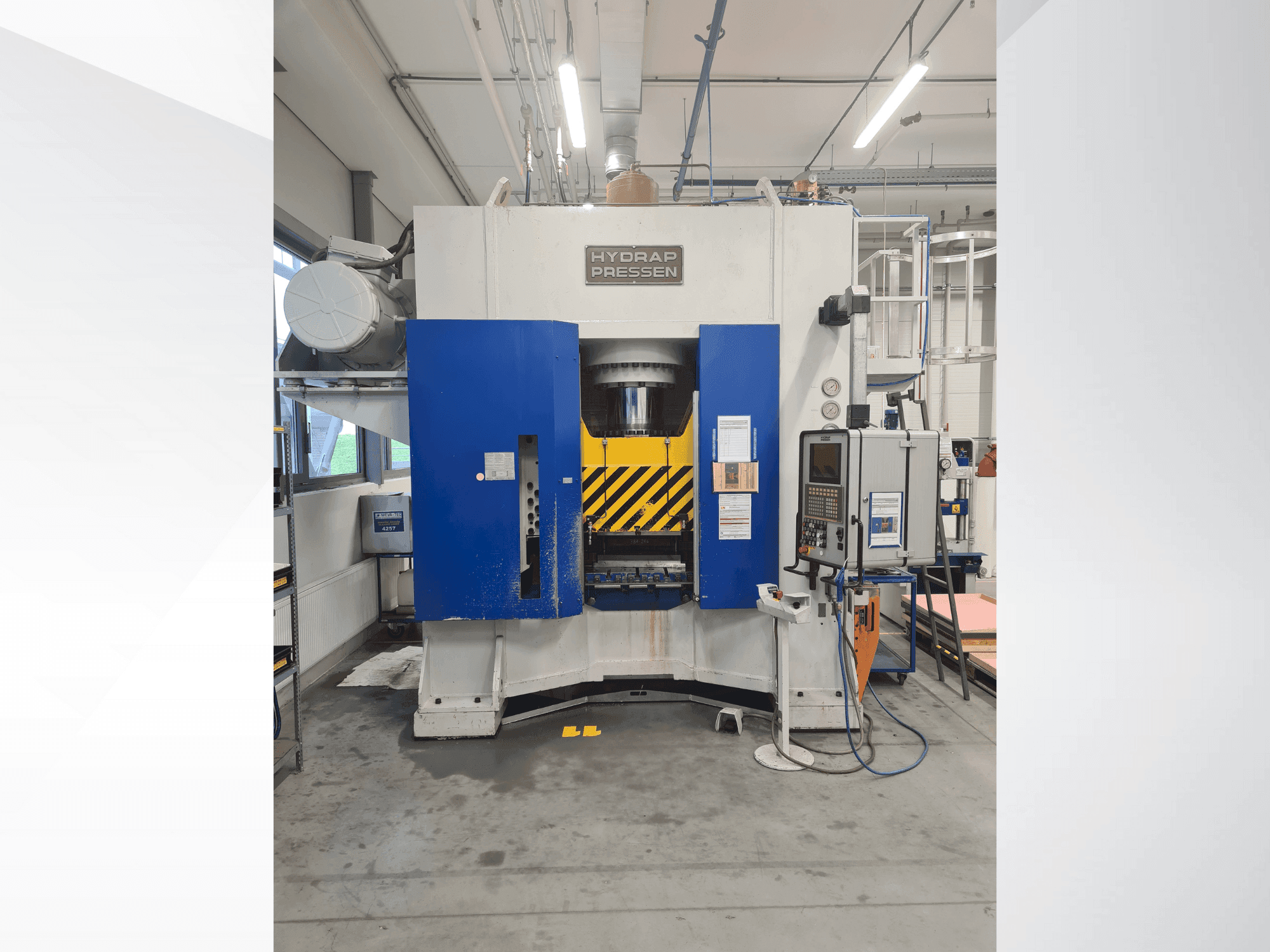 Vista Frontal da HYDRAP HPDB 400 máquina