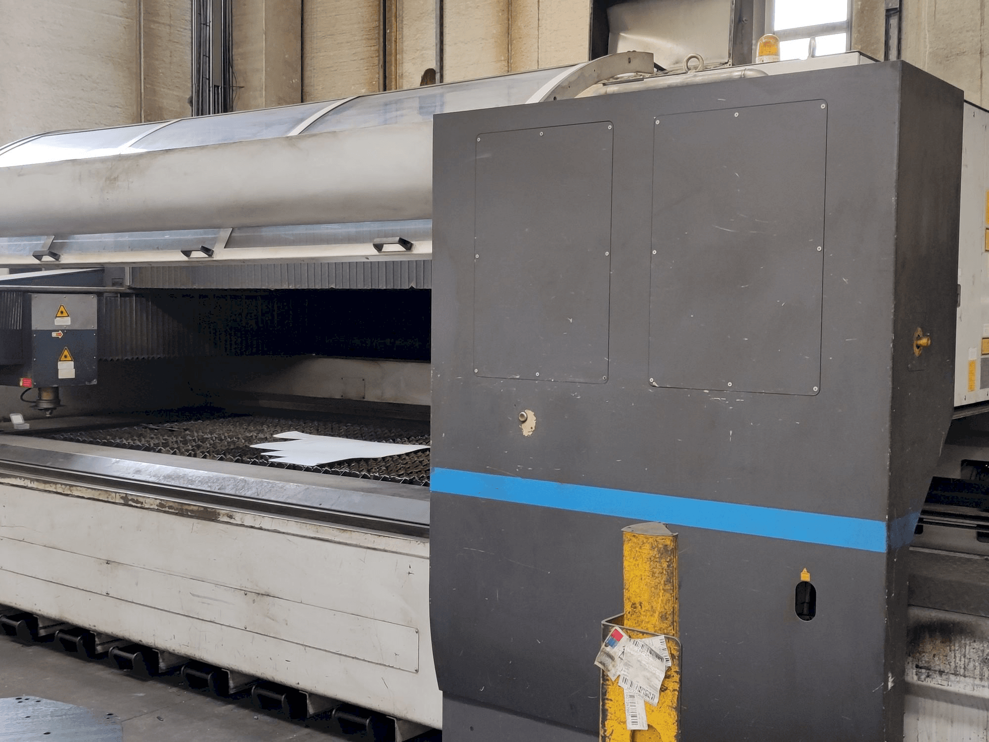 Vista Frontal da LVD AXEL 3015 S máquina