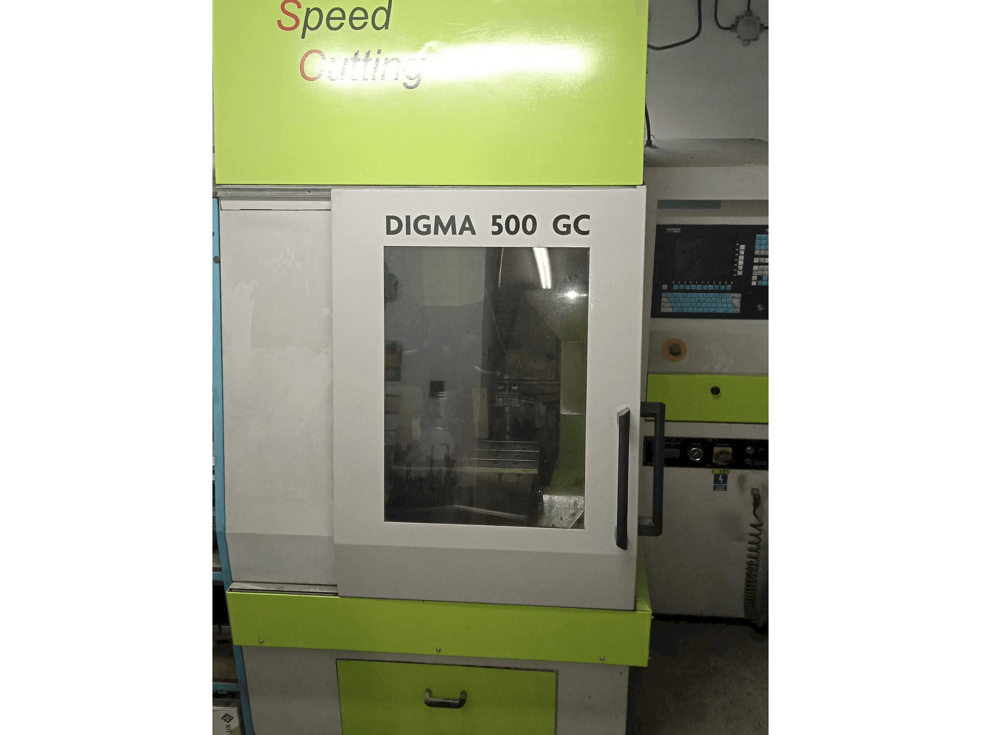 Vista Frontal da Exeron Digma 500 GC 5AX máquina
