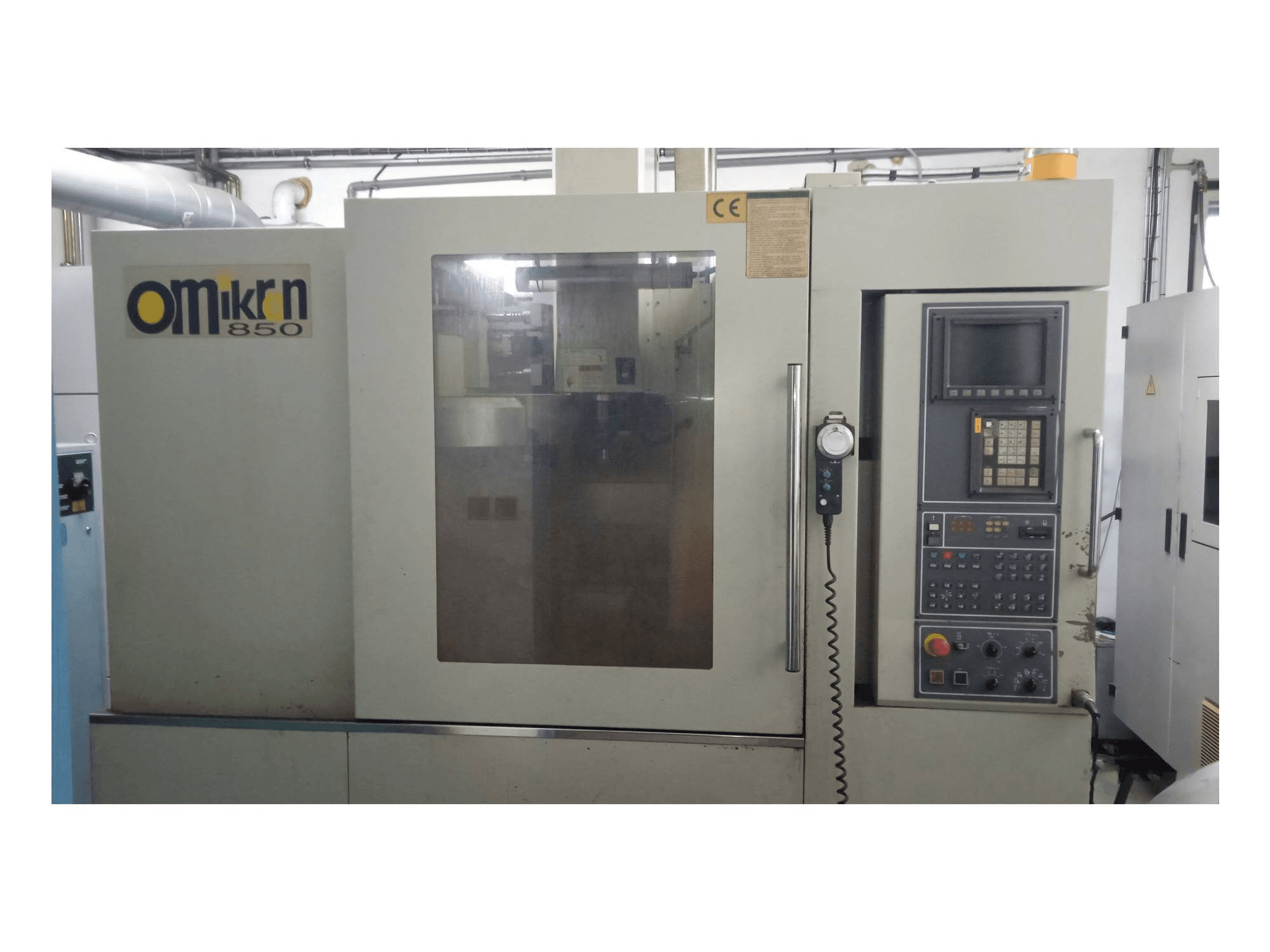 Vista Frontal da Hartford Omikron 850 máquina