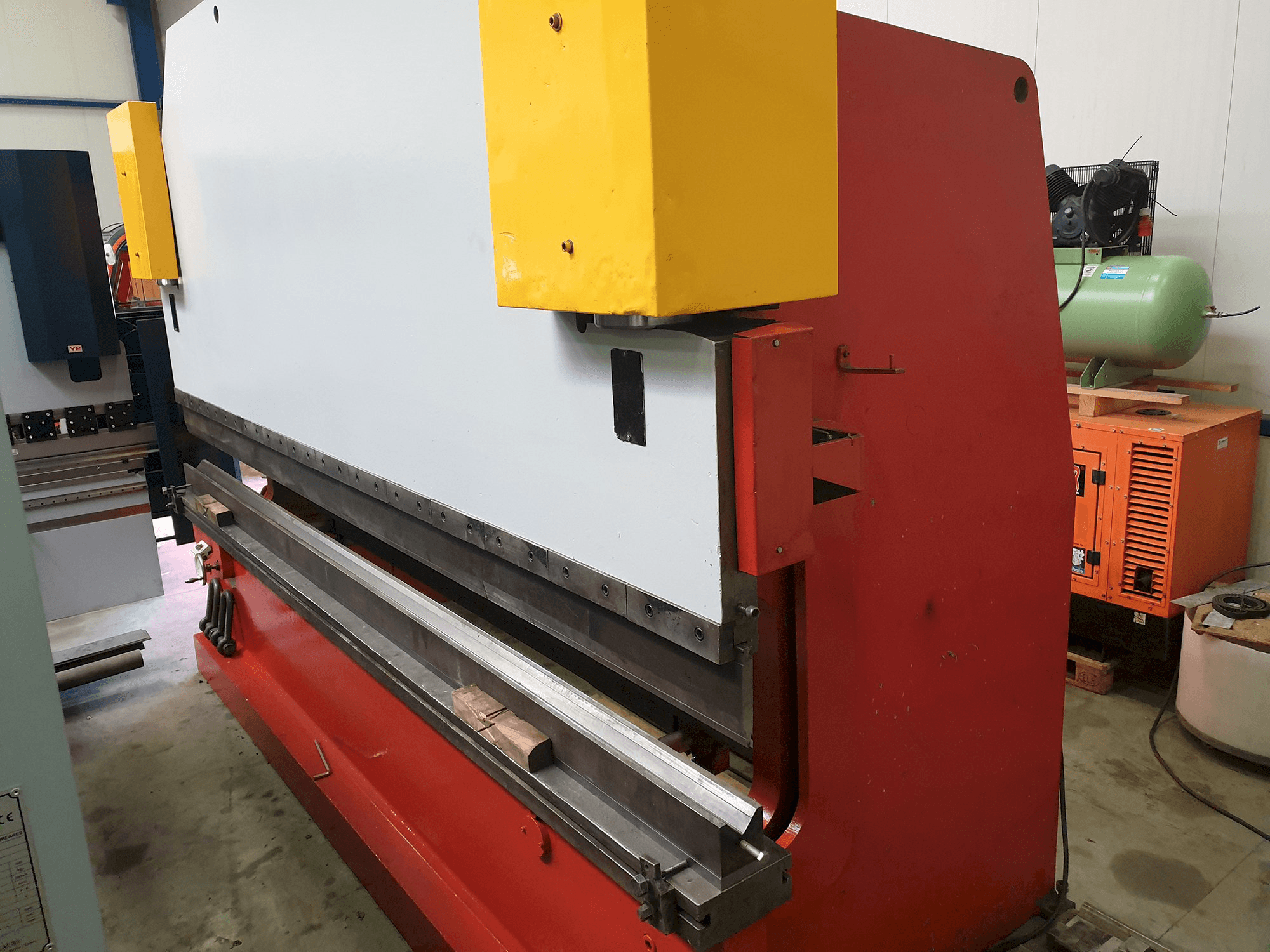 Vista Direita da Darley EHP 200 43/37 máquina